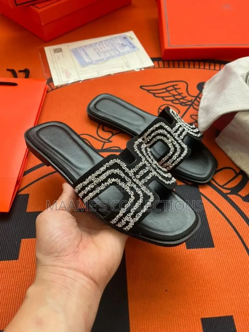 Hermes Women’S Slippers ( in a Box)