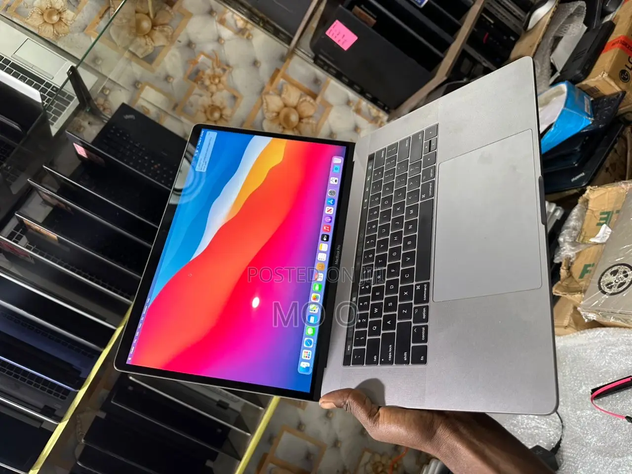 Laptop Apple MacBook Pro 2017 16GB Intel Core i7 SSD 512GB
