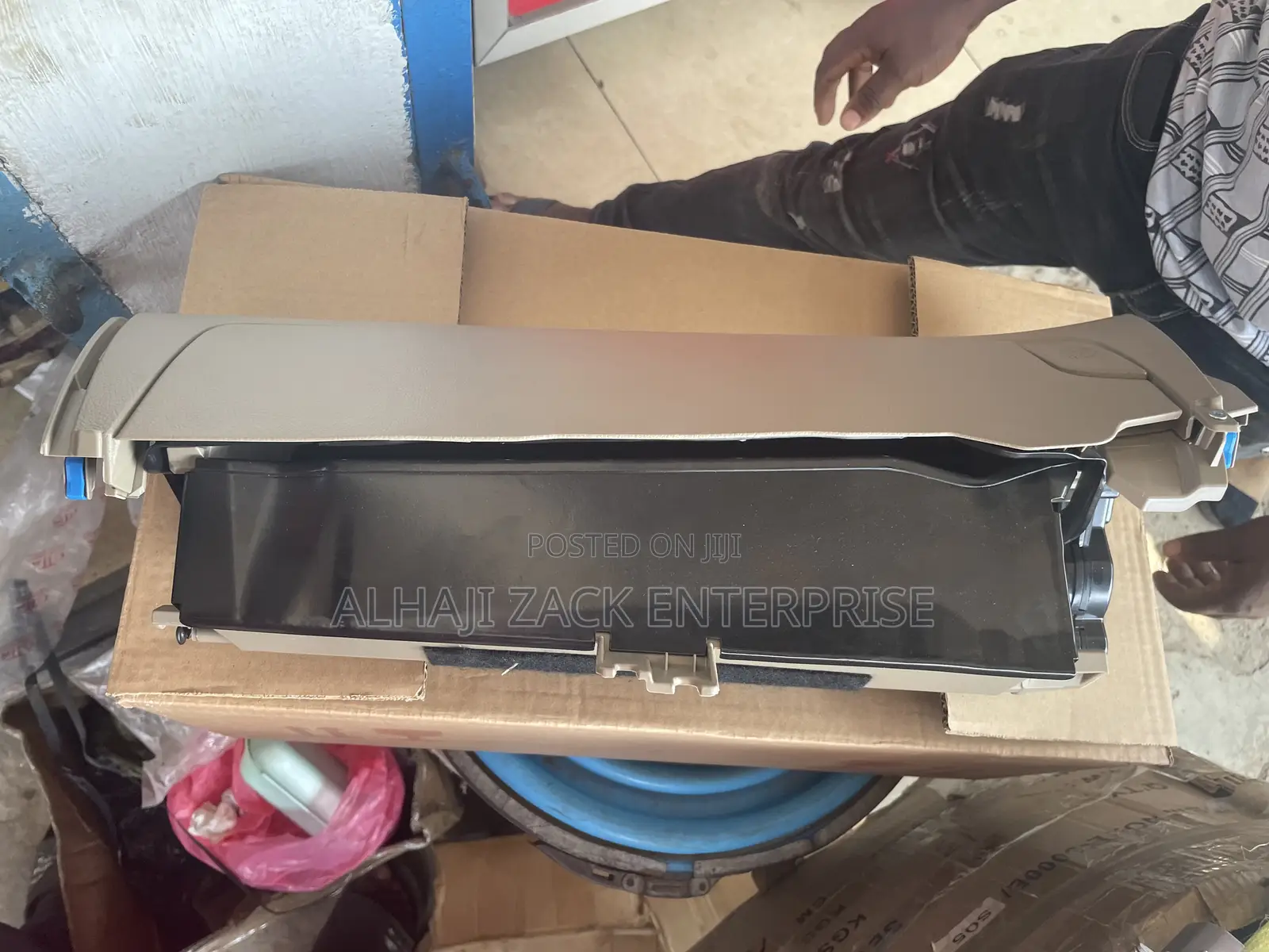 Toyota Rav 4 Letter Box