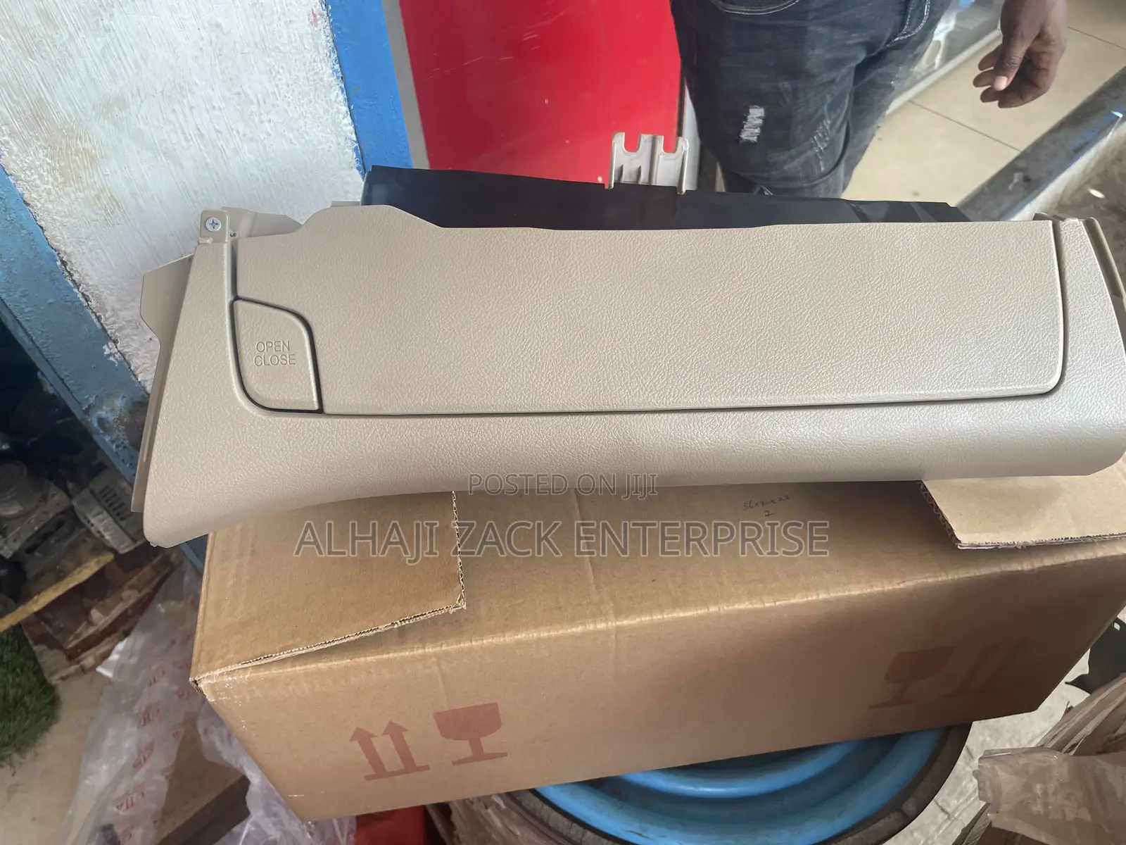 Toyota Rav 4 Letter Box