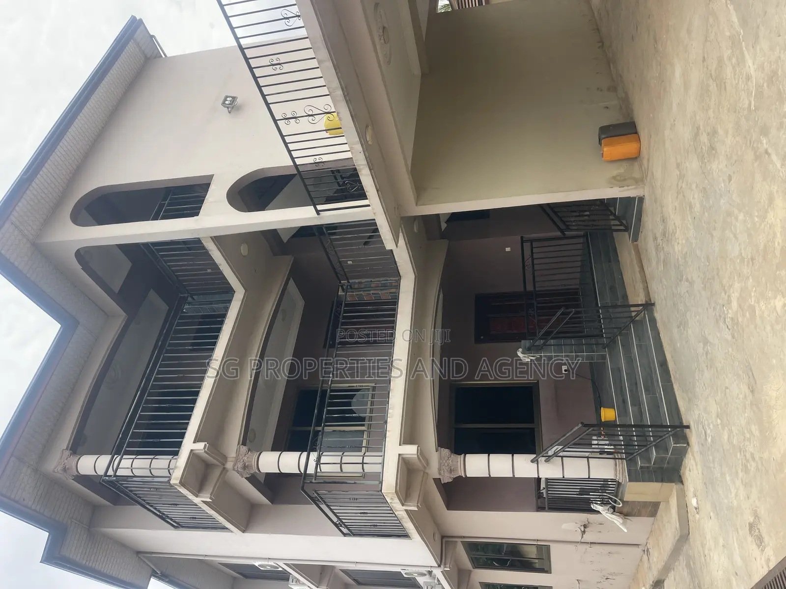 2bdrm Apartment in Lashibi, Sakumono for rent