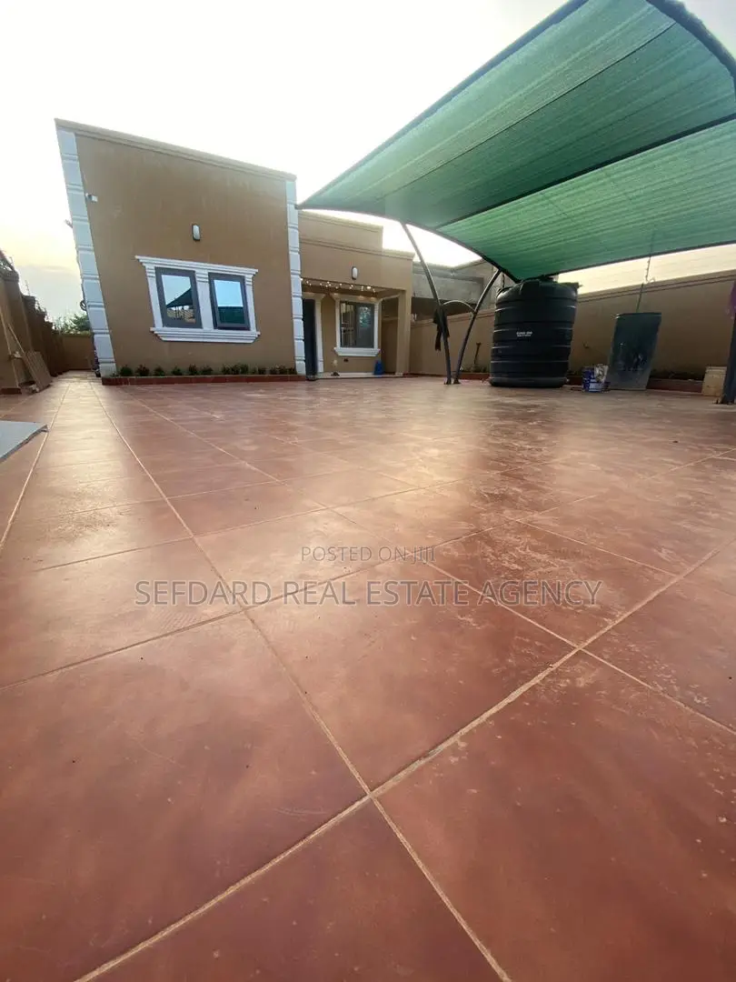 3bdrm House in Adenta for sale