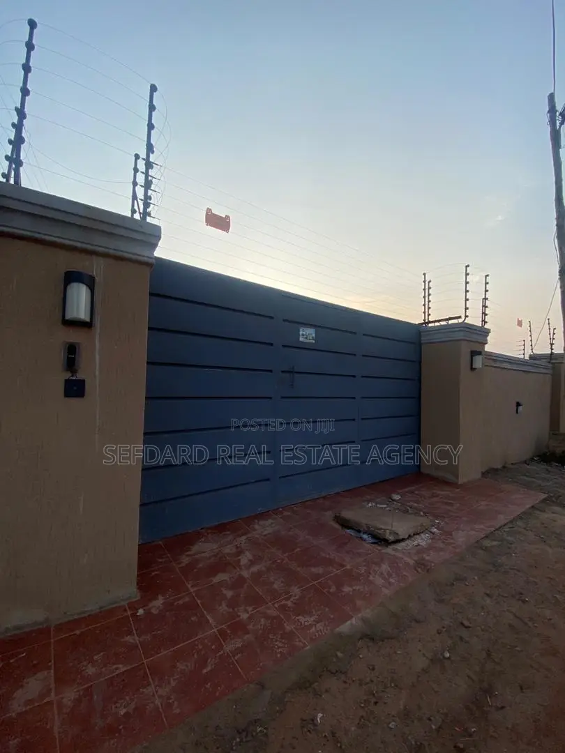 3bdrm House in Adenta for sale