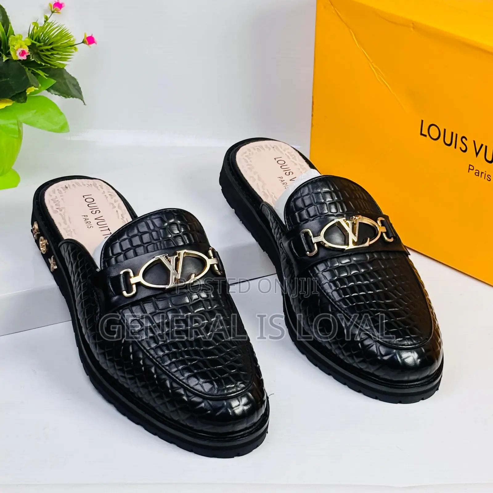 Louis Vuitton Black Leather Halfshoe