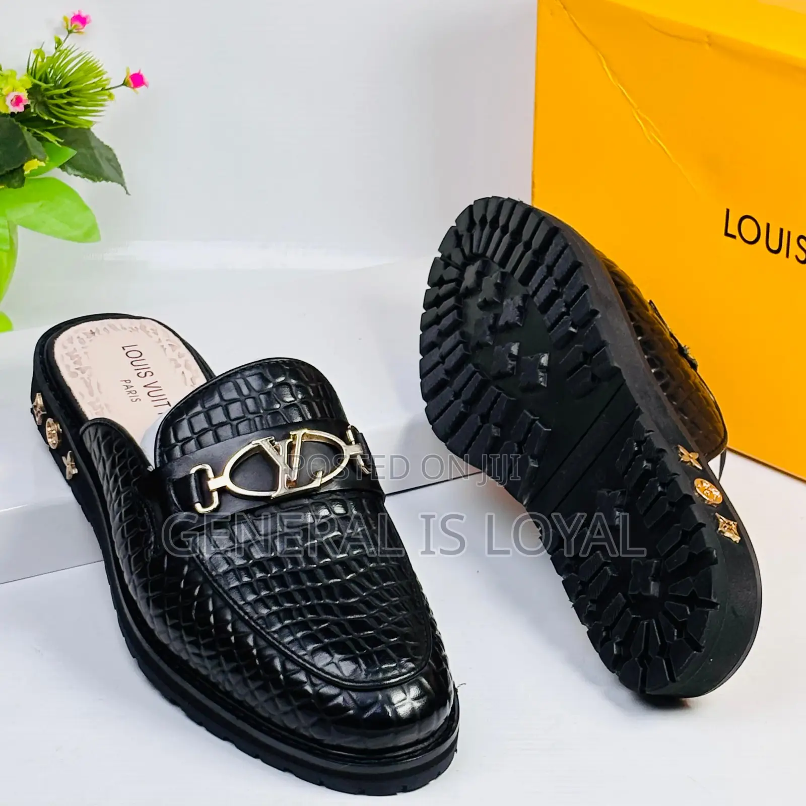 Louis Vuitton Black Leather Halfshoe