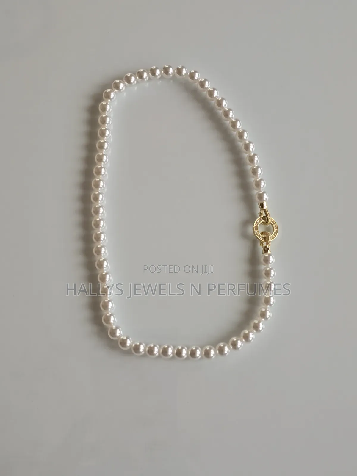Pearl Necklace Set (Comes With Matching Earrings)