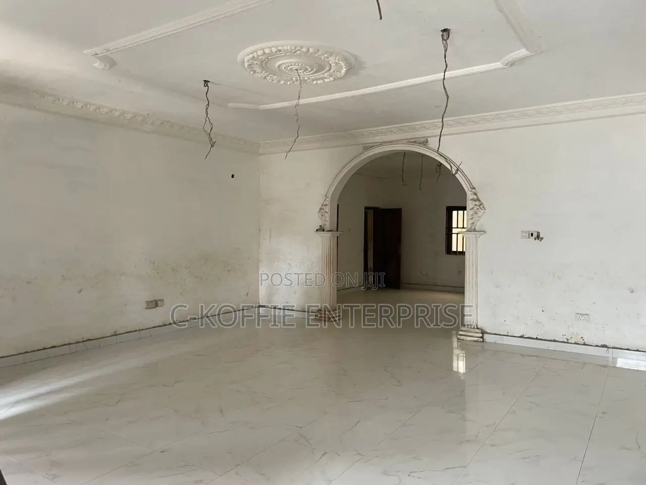 8bdrm Mansion in Acp Kwabenya, Ga East Municipal for sale