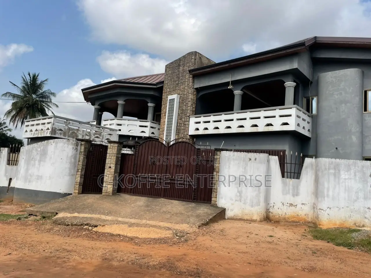 8bdrm Mansion in Acp Kwabenya, Ga East Municipal for sale
