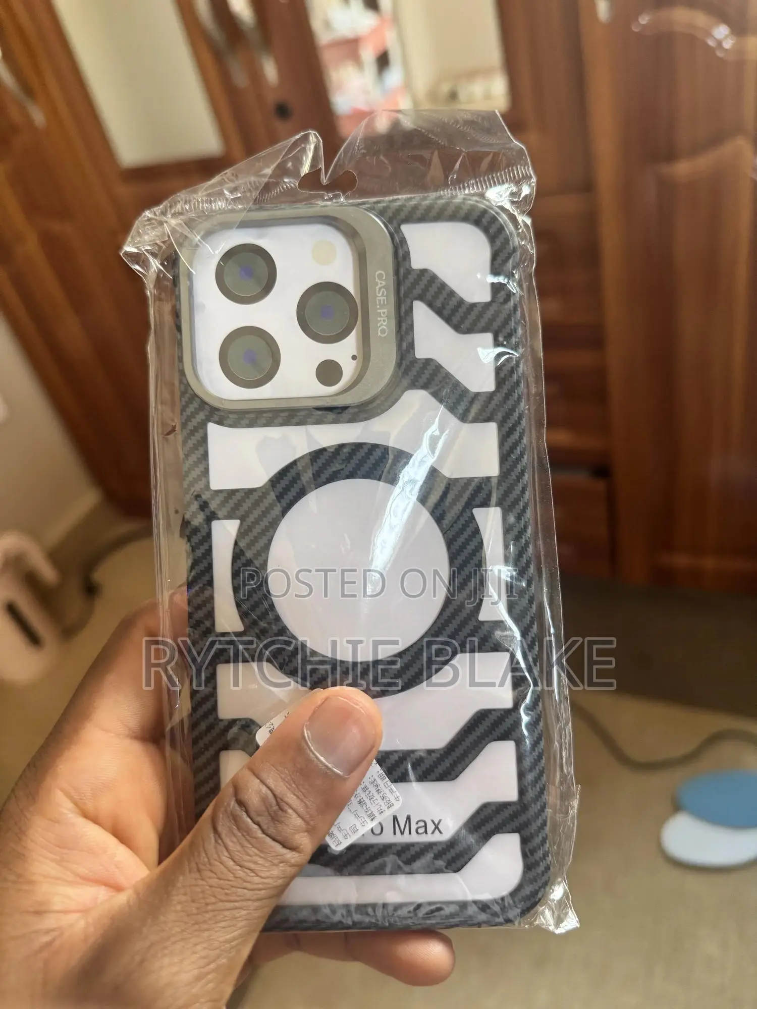 iPhone 15 Pro Max Case With Ventilation