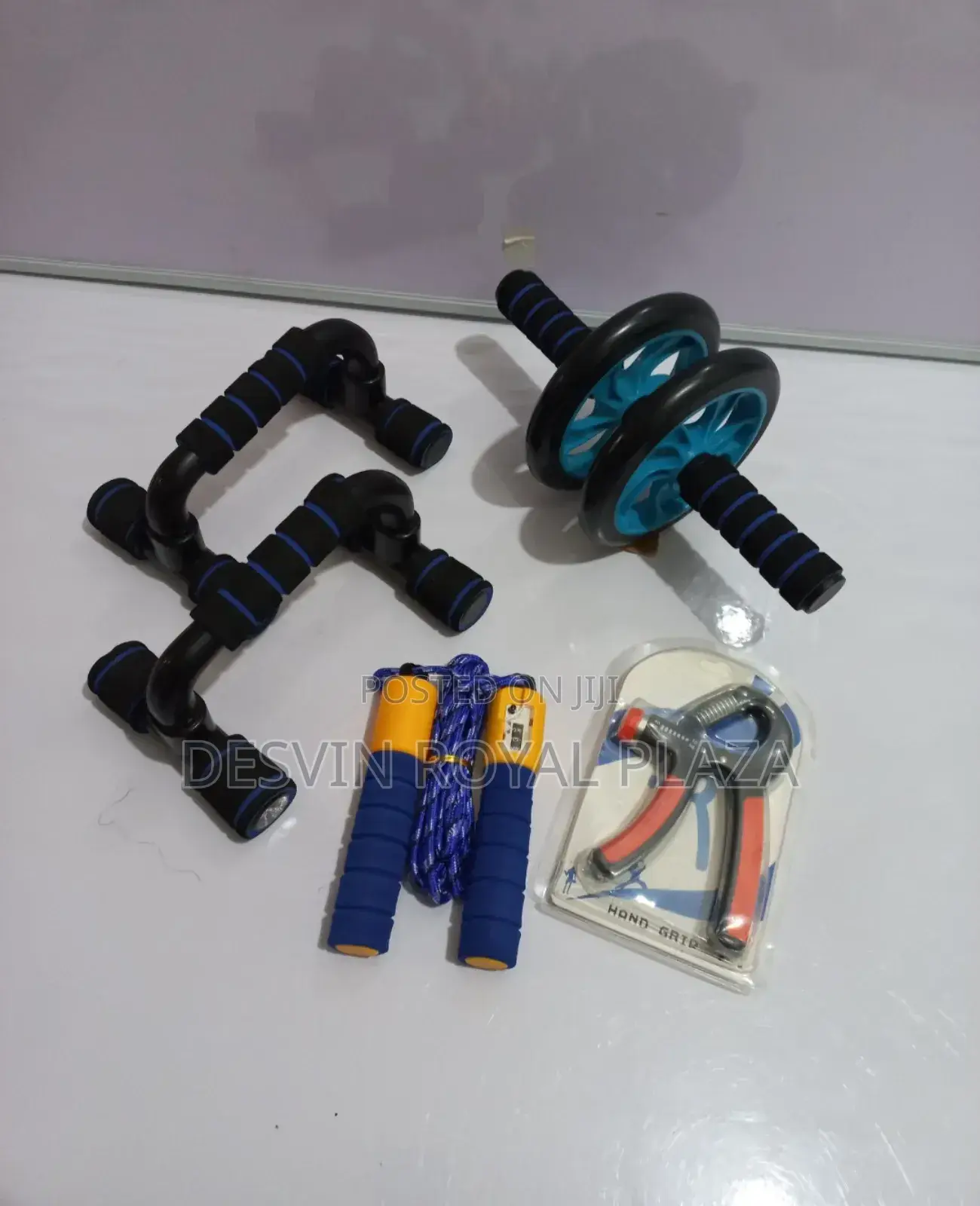 Roller/Push Up Bar/Adjustable Hand Grip/Skipping Rope
