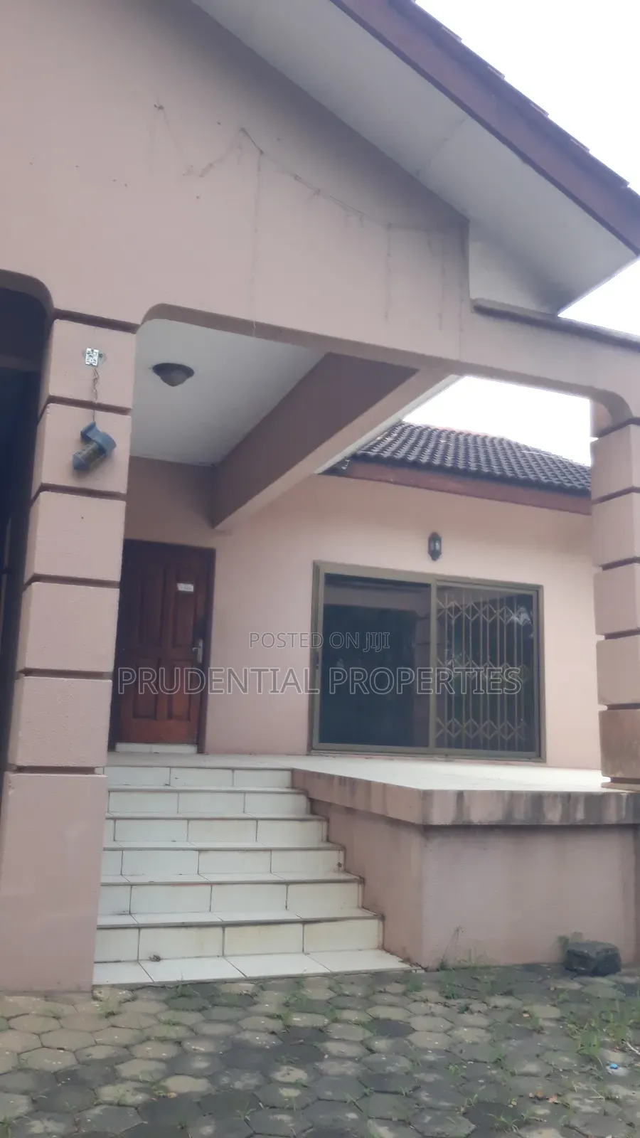 3bdrm House in Kwabenya for sale