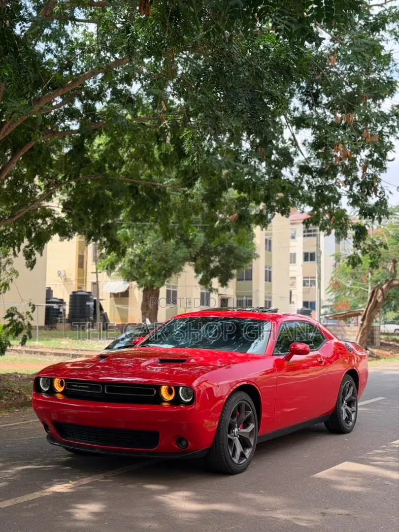 Dodge Challenger SXT RWD 2018 Red