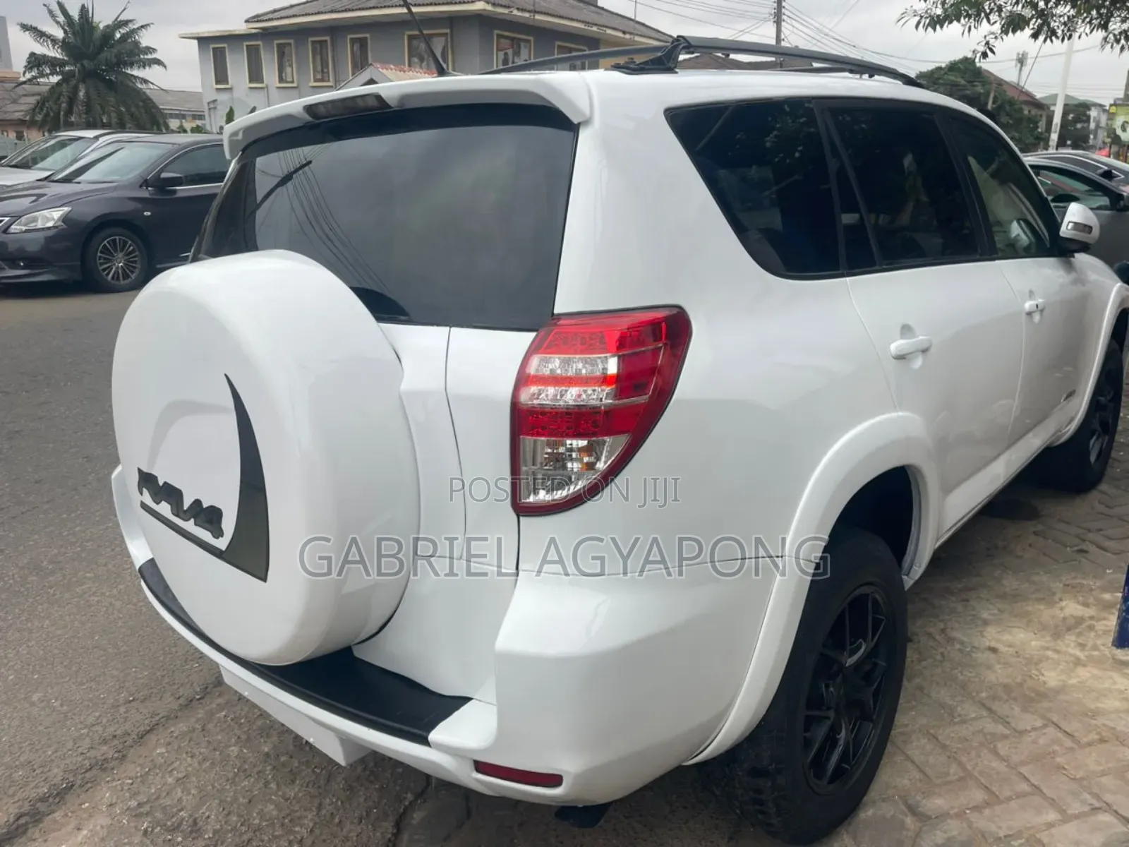 Toyota RAV4 2011 White
