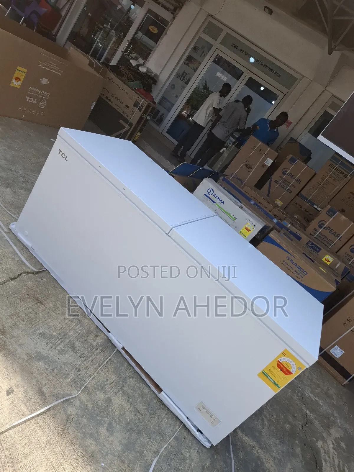Very Specious TCL Chest Freezer 708litred Brand Available for Sale