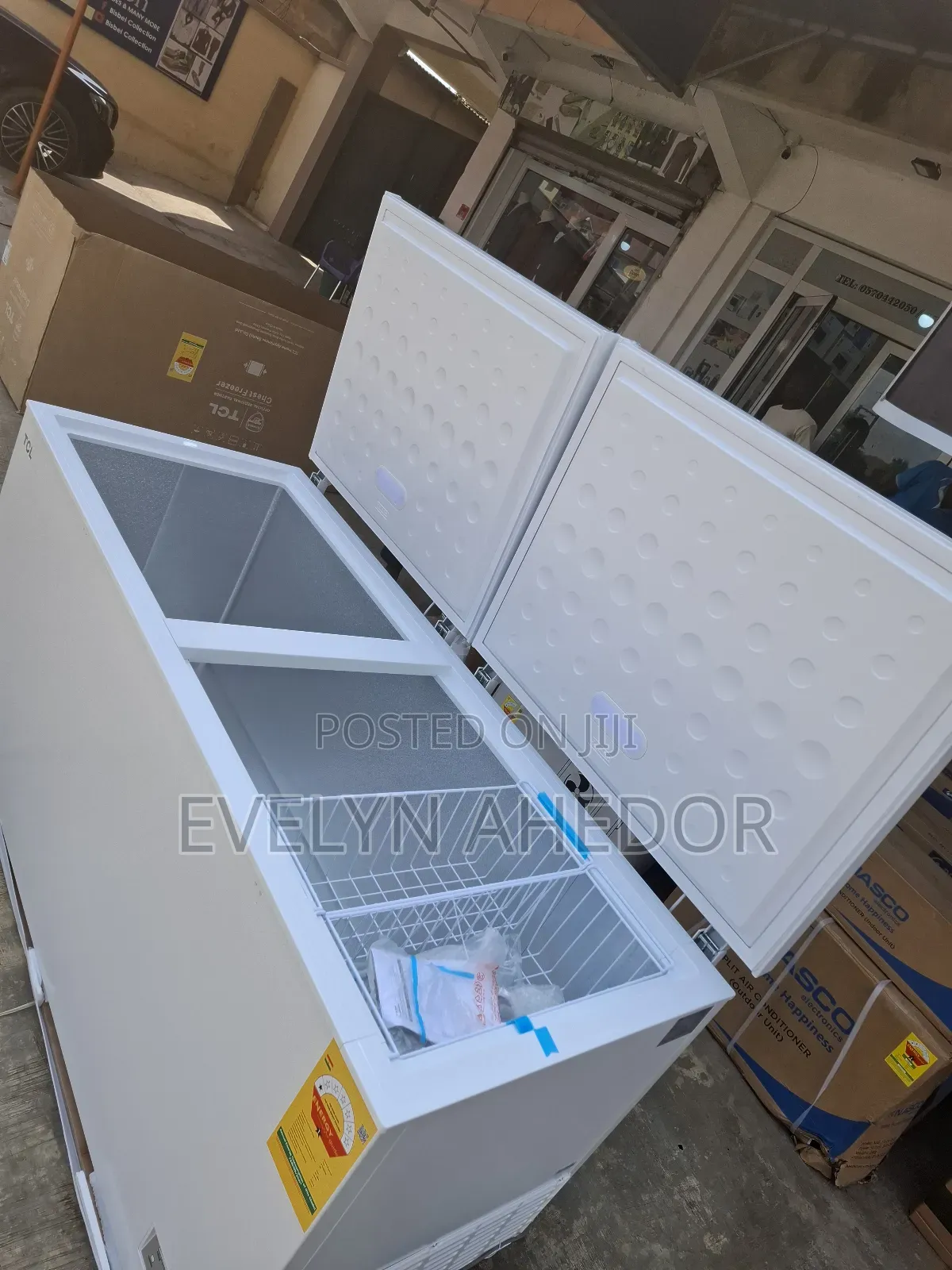 Very Specious TCL Chest Freezer 708litred Brand Available for Sale