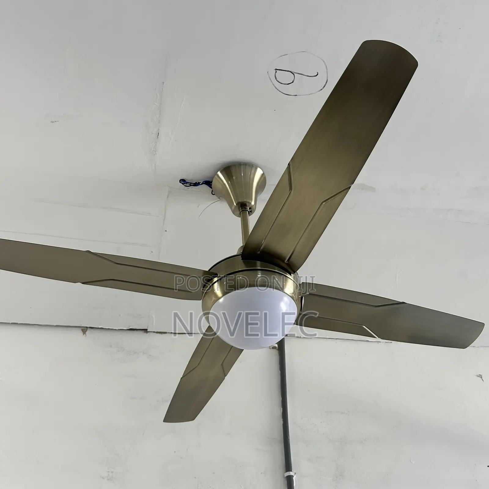 Ultra-Modern 4-Blade Luxury Ceiling Fan (Led + Remote)