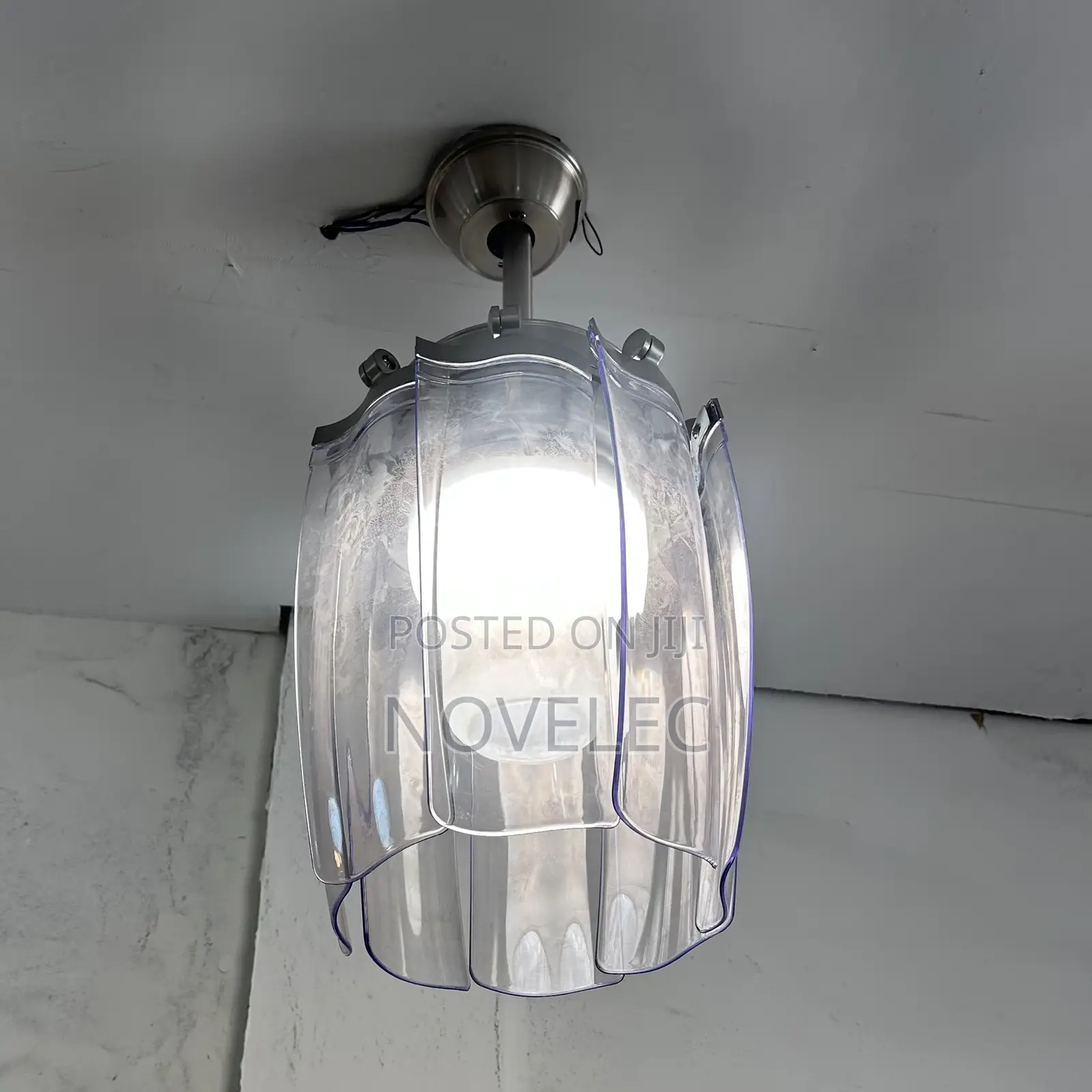 42" Luxury Invisible Blade Chandelier Fan (Led + Remote)