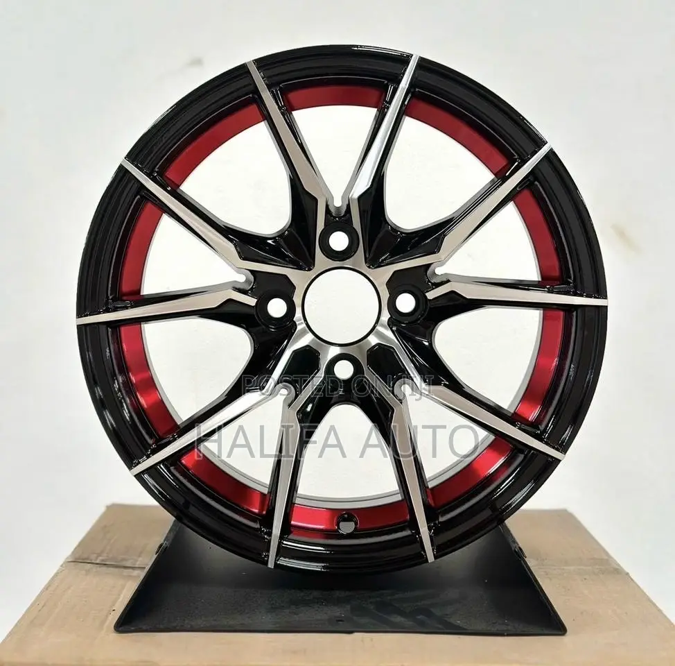 Toyota Yaris 15 4holes