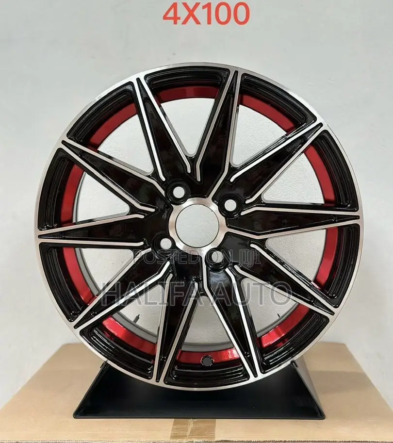 Toyota Yaris 15 4holes