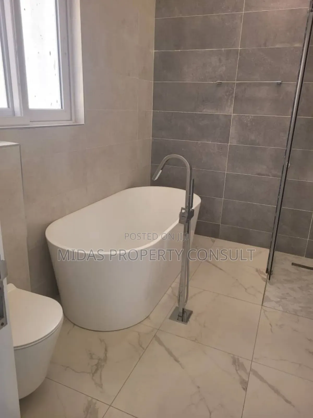 4bdrm House in East Airport, Spintex for sale