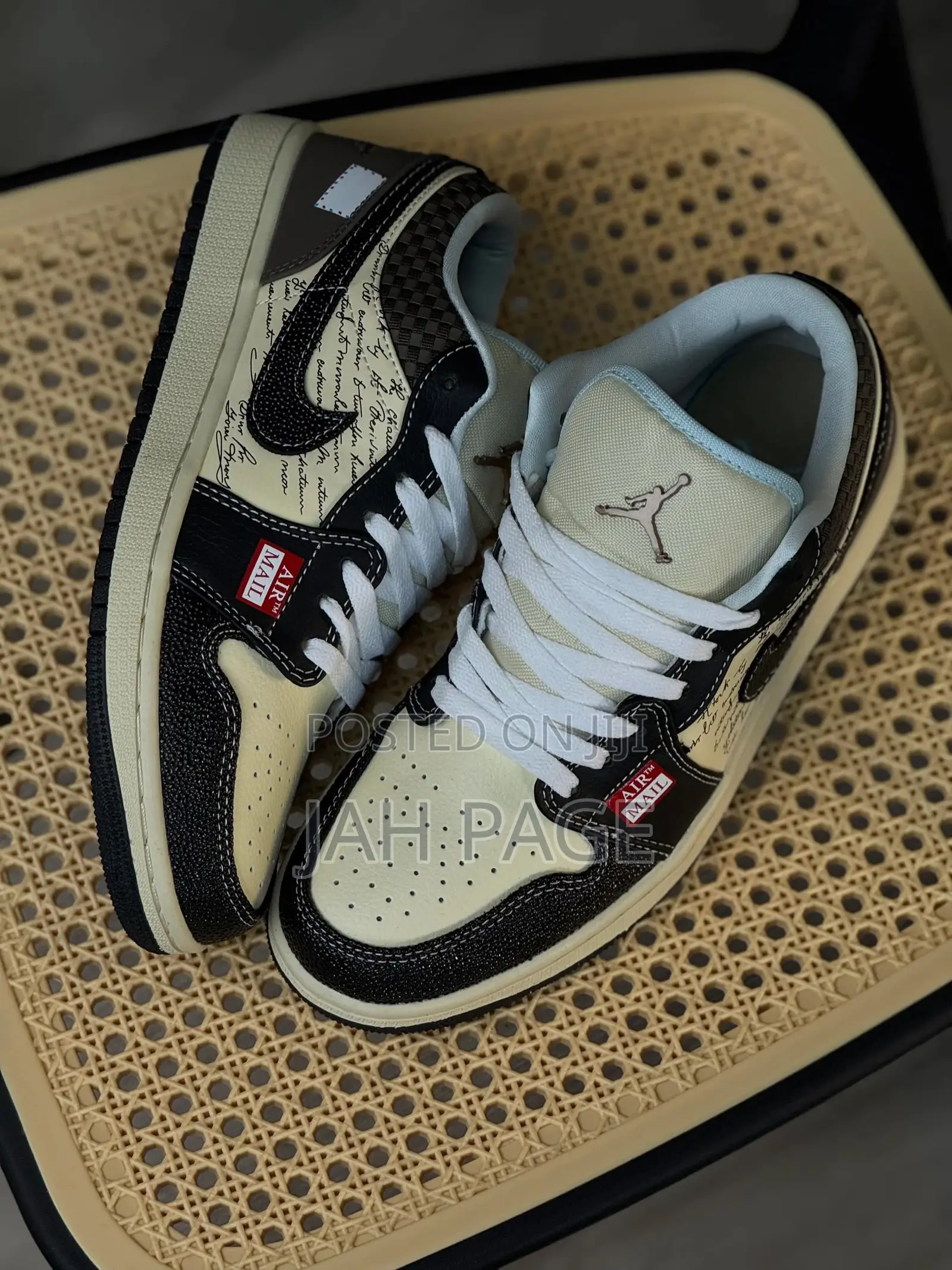 Nike Jordan 1se Air Mail Sneakers