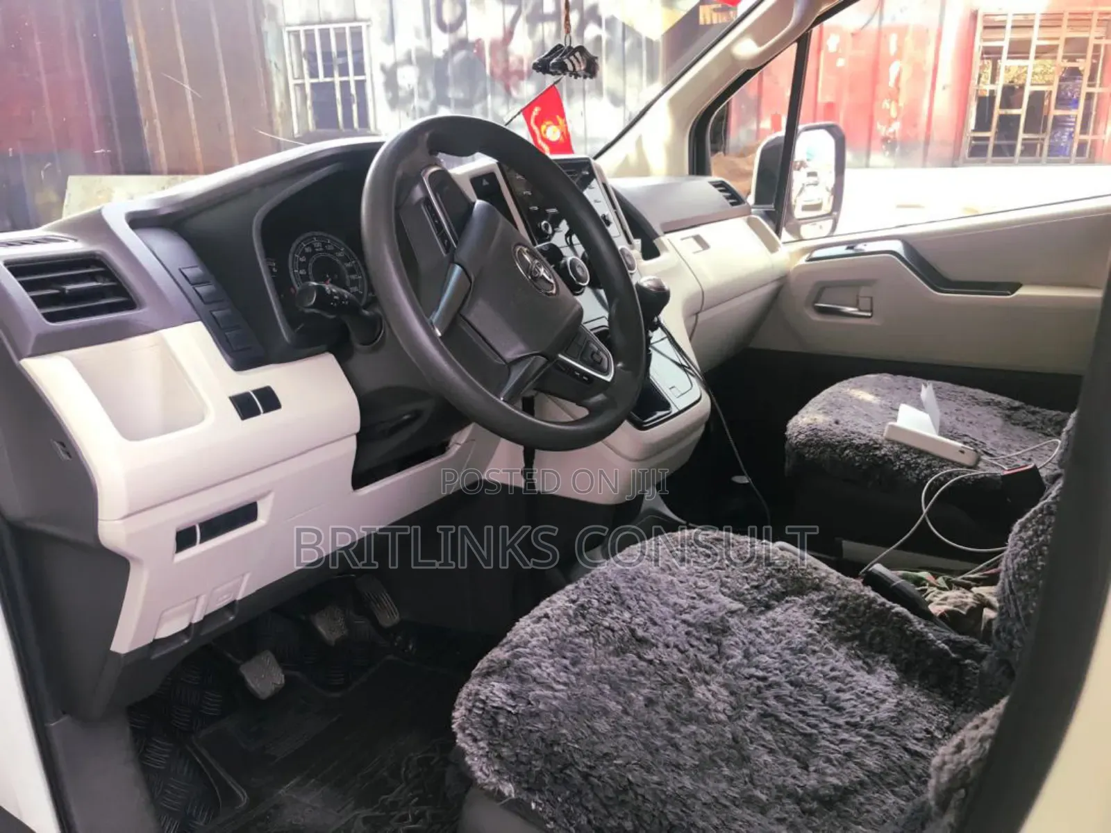 Mini Bus Available for Rentals Toyota Hiace!