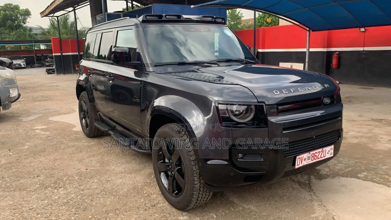 Land Rover Defender V8 2023 Black