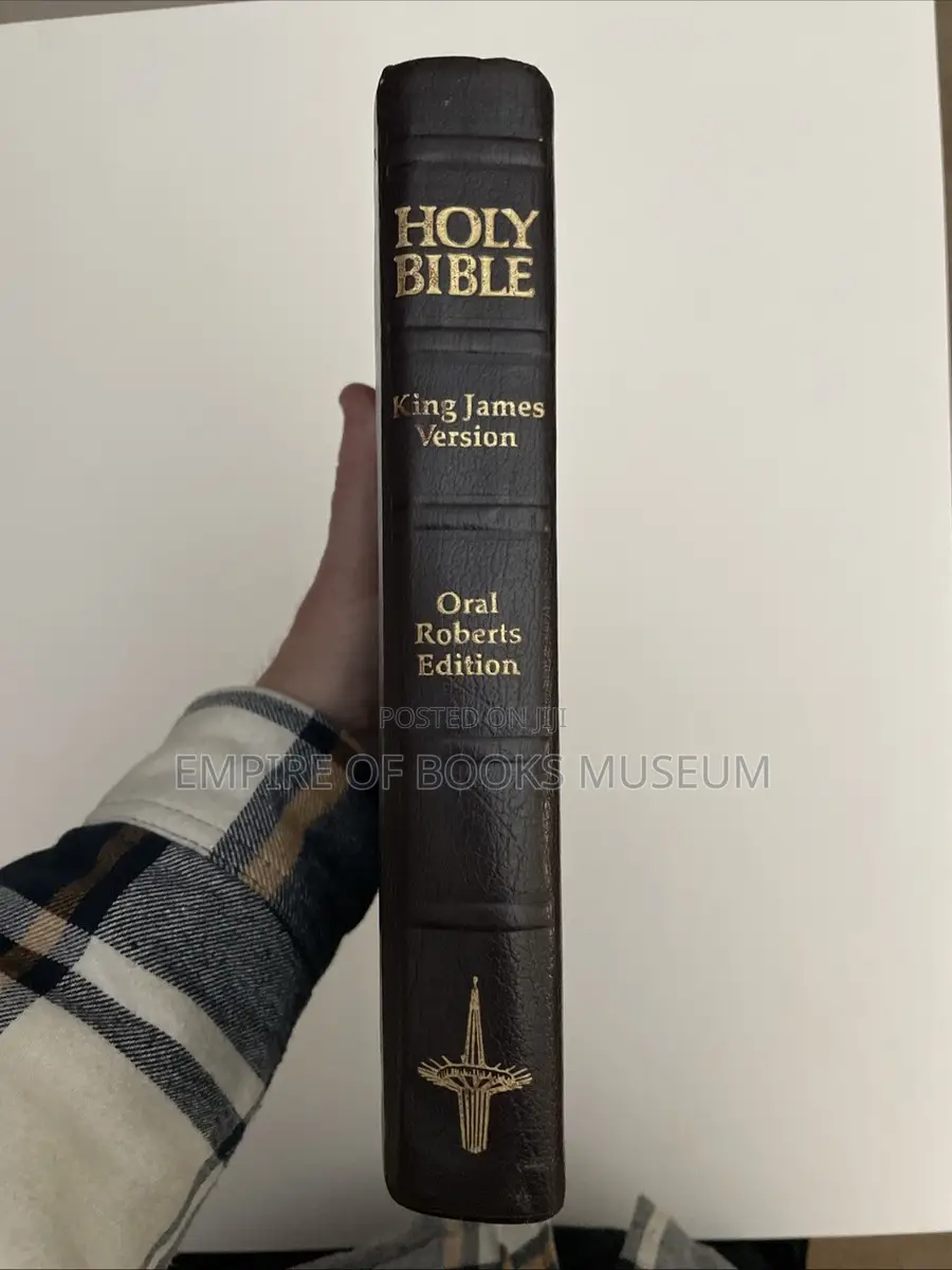 1981 Oral Roberts Bible: With Personal Commentary, Genuine Leather