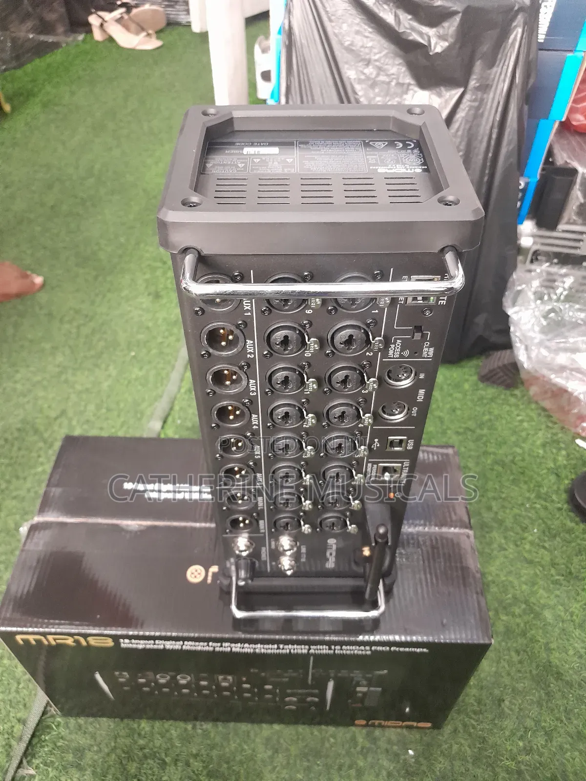 Midas 18 Channel Mixer Mr18