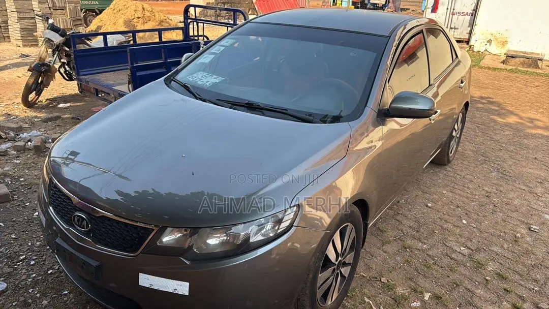 Kia Cerato 2012 Silver