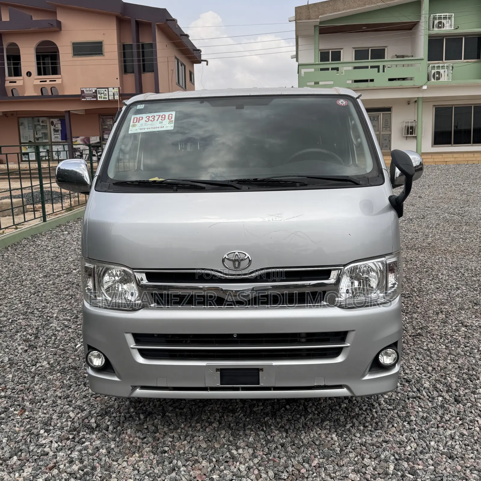Toyota HiAce 2013 Silver