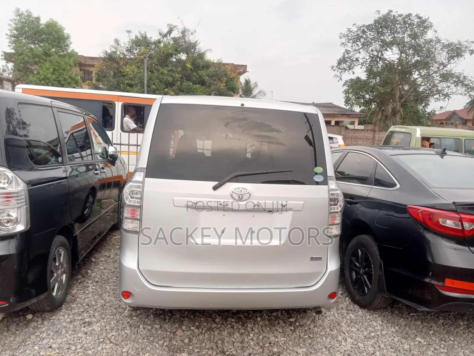 Toyota HiAce 2013 Silver