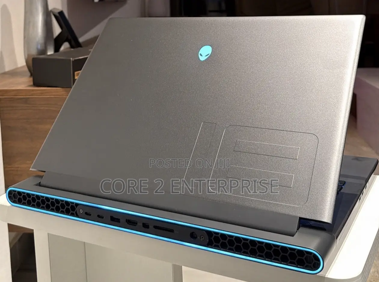 Laptop Dell Alienware M18 R2 32GB Intel Core I9 SSD 1T