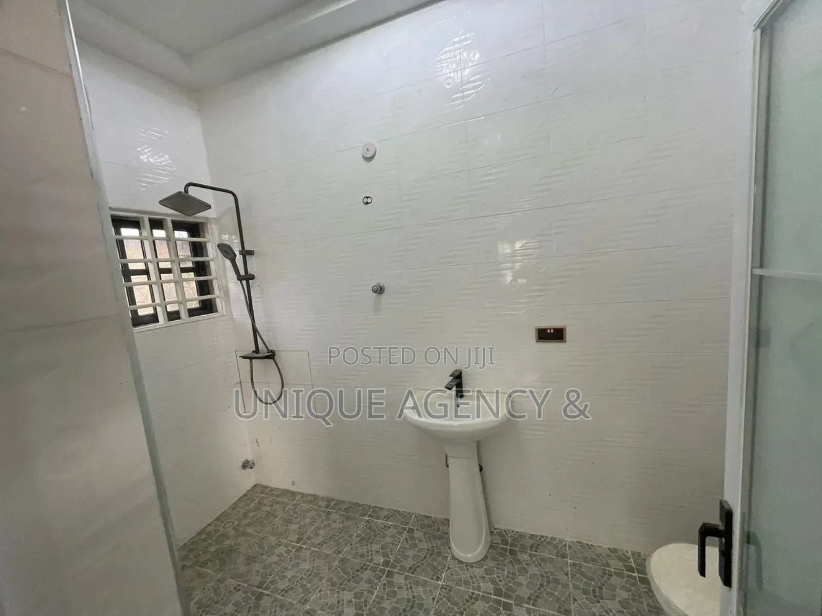 3bdrm Bungalow in Oyarifa for sale
