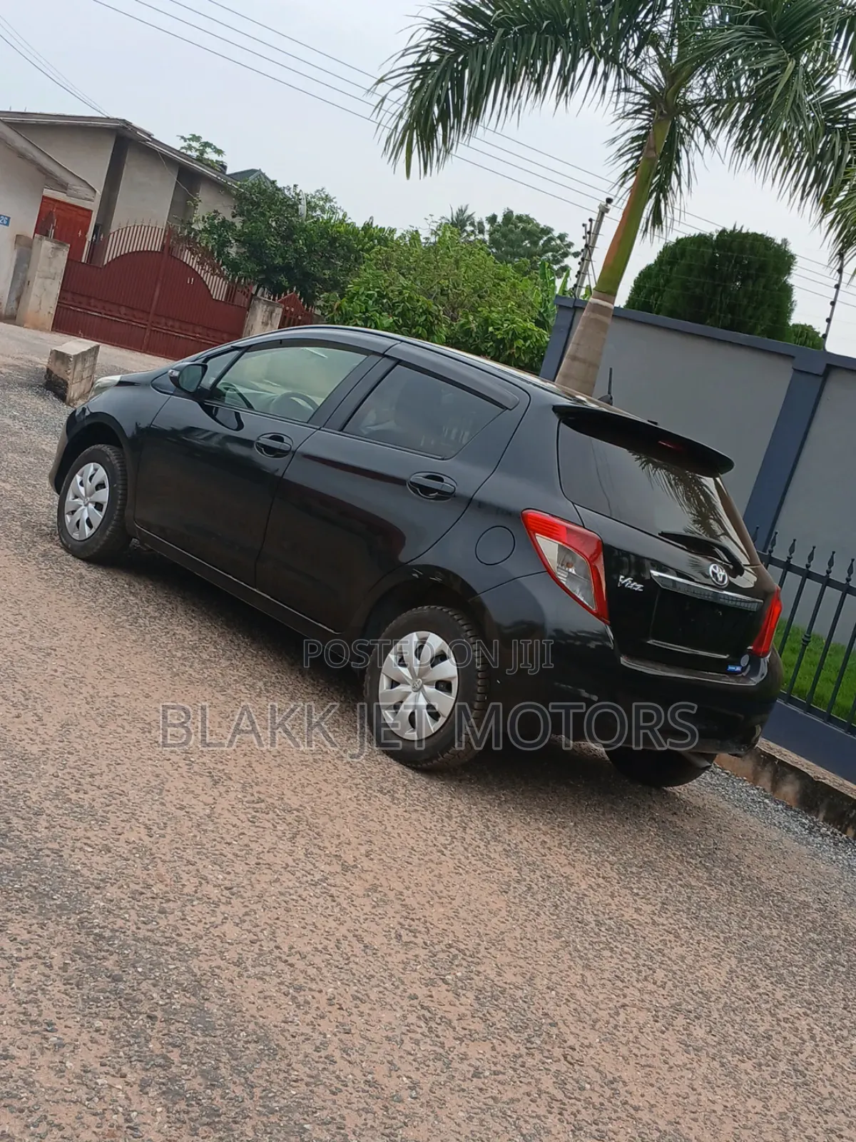 Toyota Vitz 1.3 AWD 5dr 2013 Black