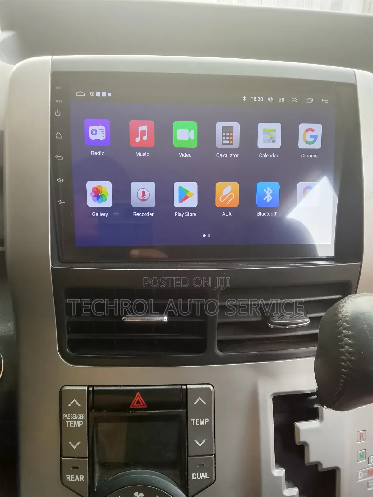 Toyota Voxy or Noah Android and Carplay Radio