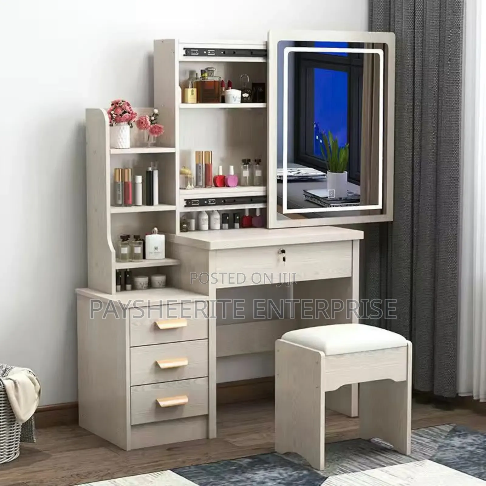 Vanity Dressing Mirror With Led Light 990 Cedis