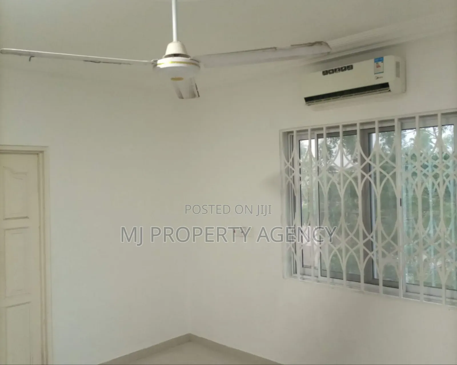 2bdrm Apartment in Community 25, Tema Metropolitan for rent