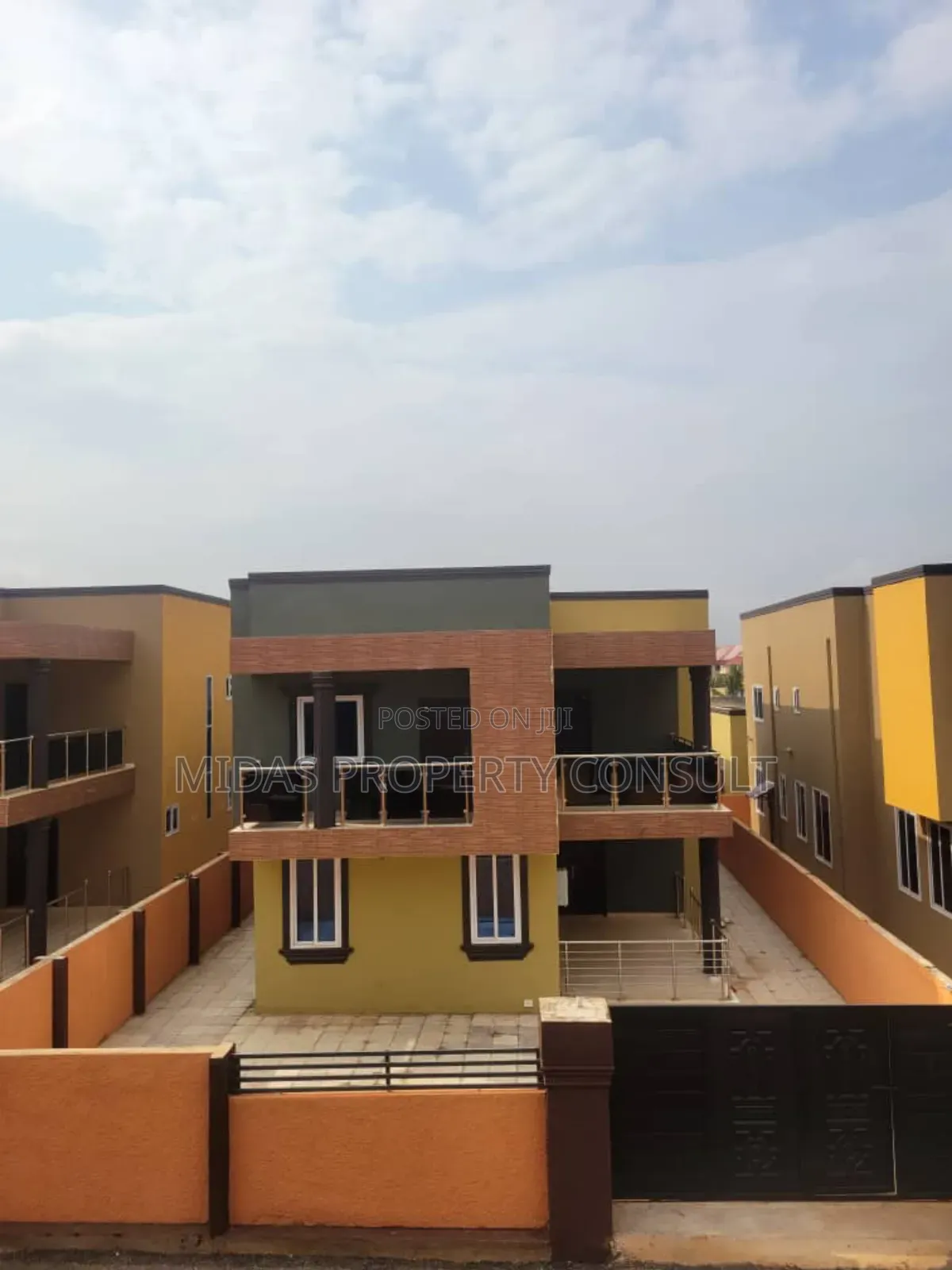 4bdrm House in Okpoigonno, Teshie for sale