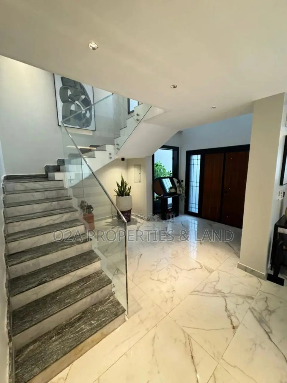5bdrm House in Cantonments, Acquinas for sale