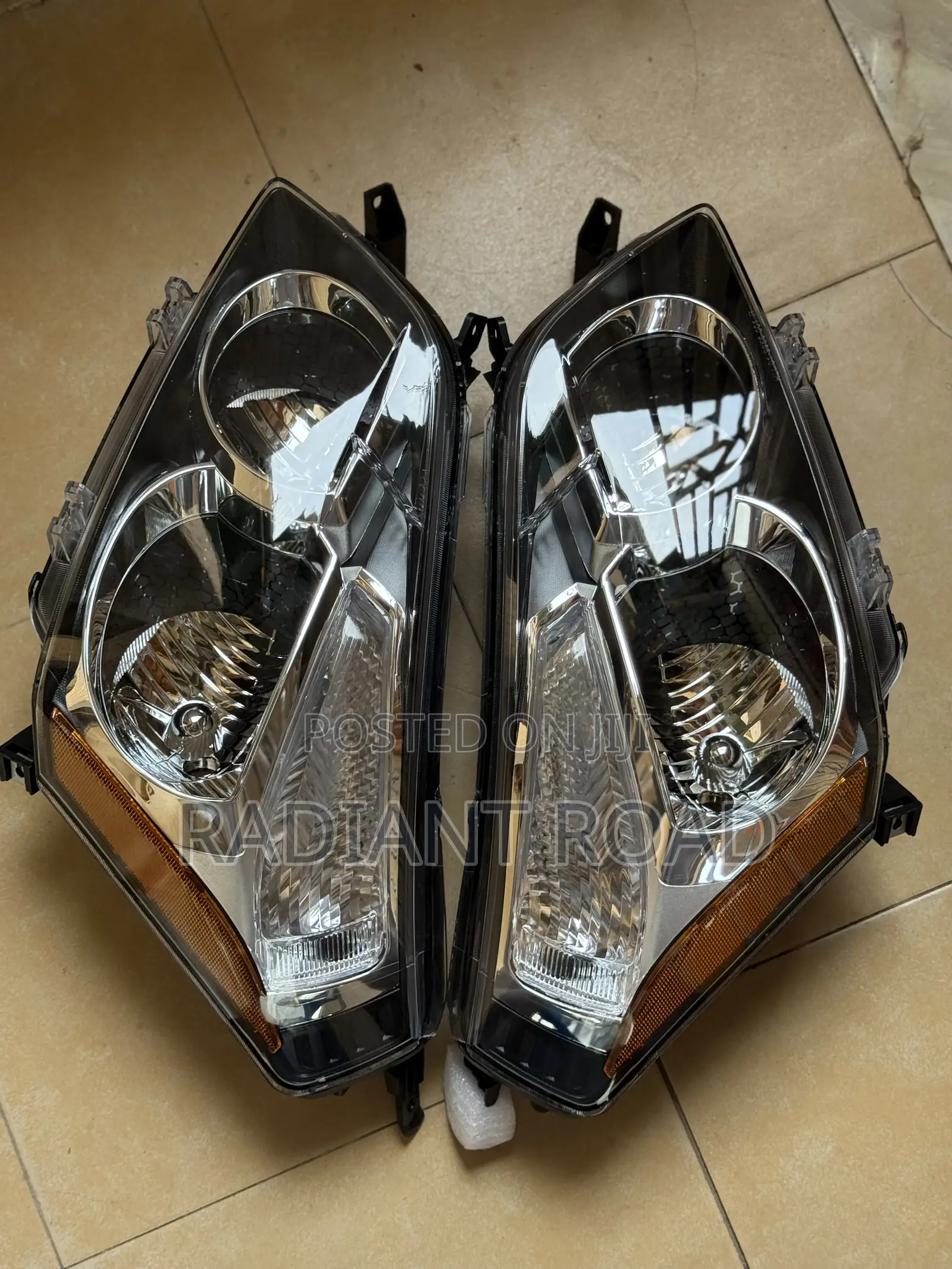Pontiac Vibe 2009-2011 Headlight