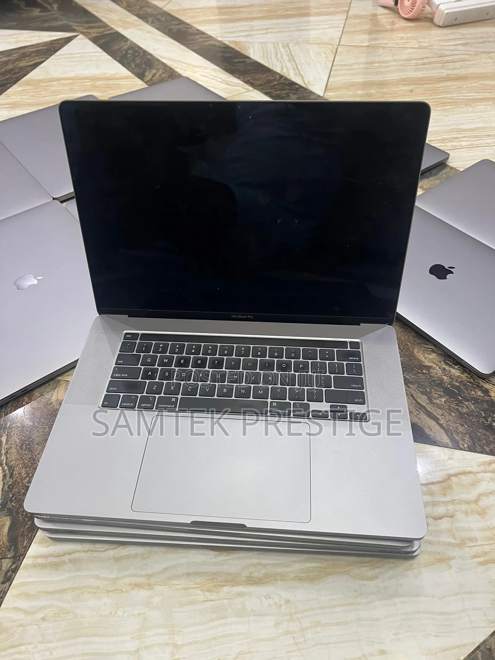 Laptop Apple MacBook Pro 2019 16GB Intel Core i7 SSD 512GB