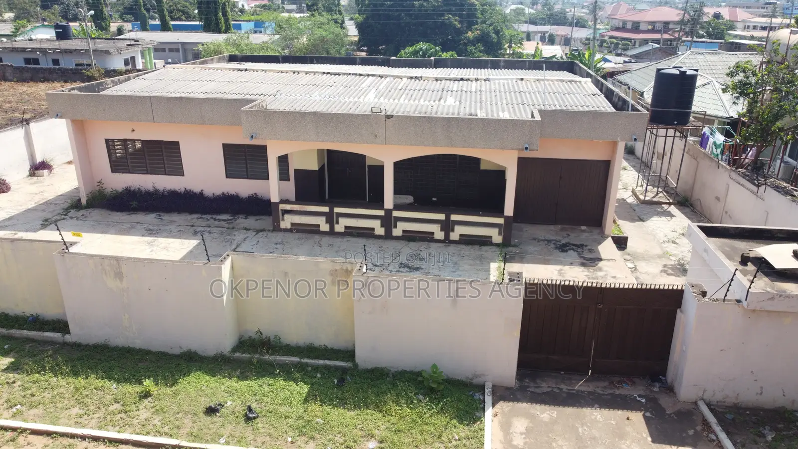 5bdrm House in Accra for sale