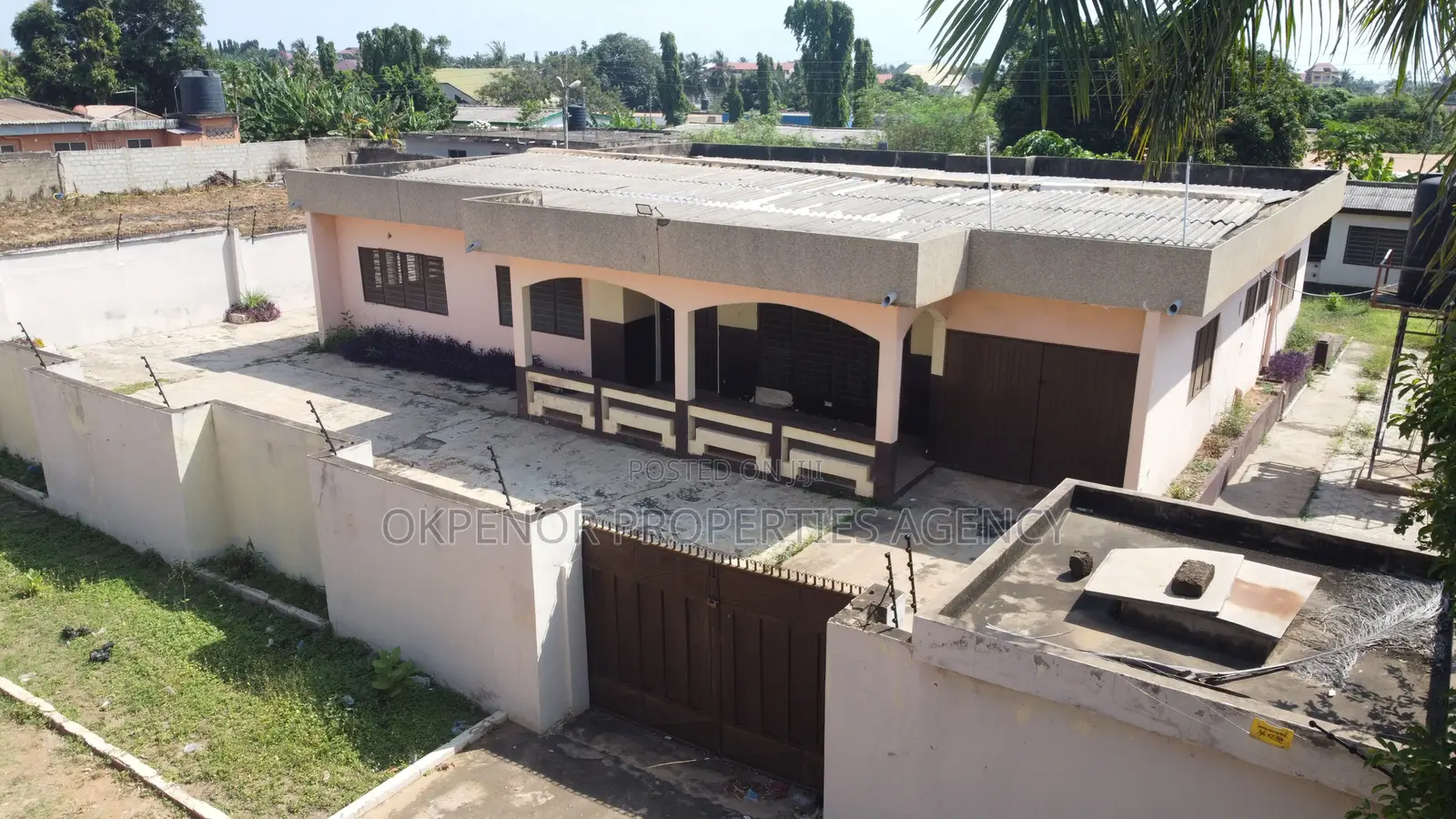 5bdrm House in Accra for sale