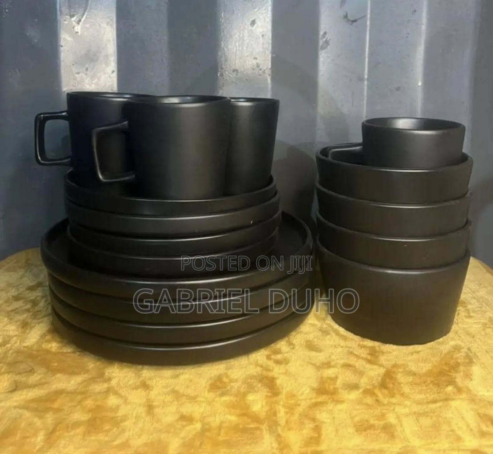16pcs Black Dinner Set