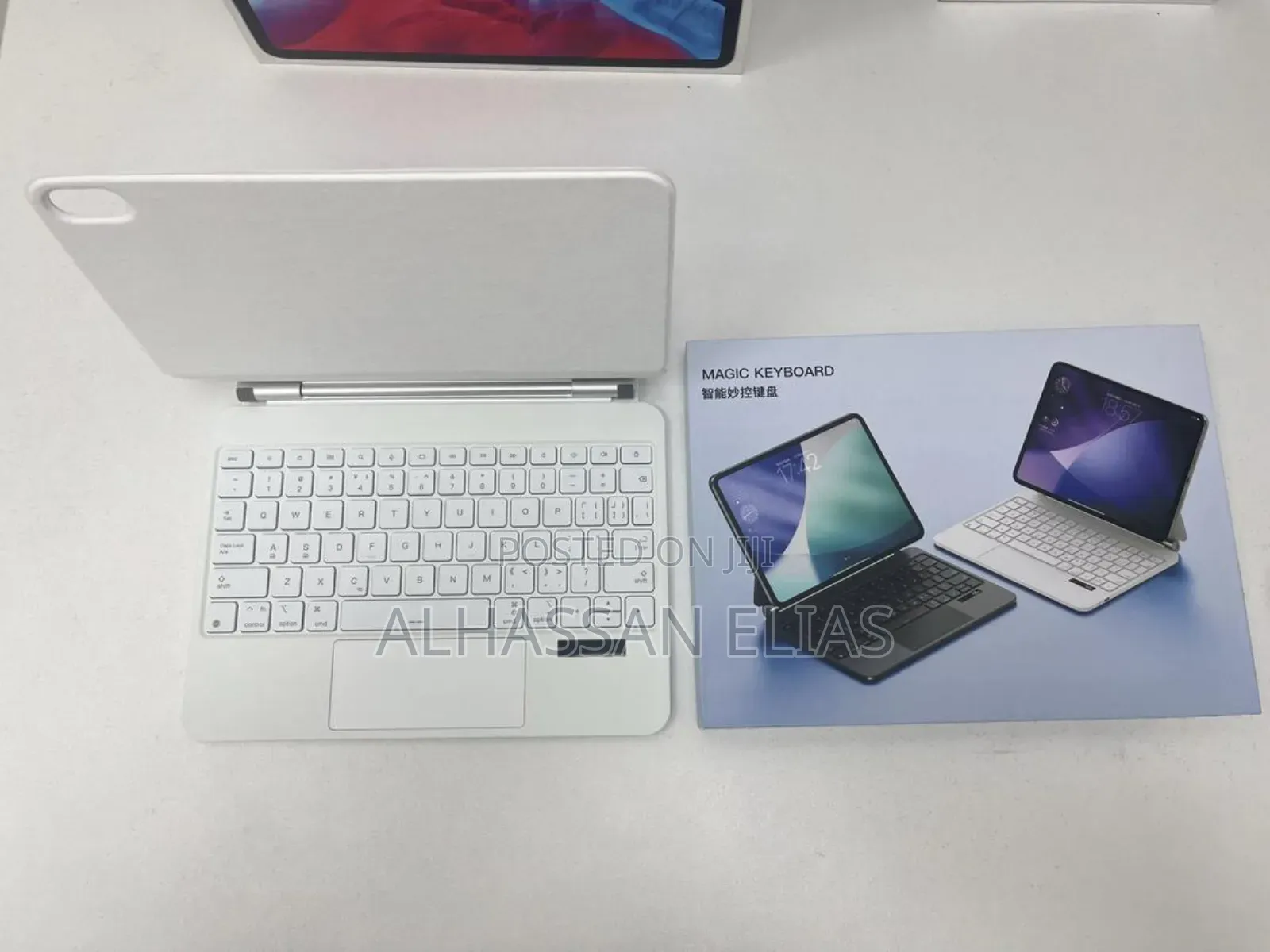iPad 11th A16 And Apple iPad 10th Generation Magic Keyboard (White)