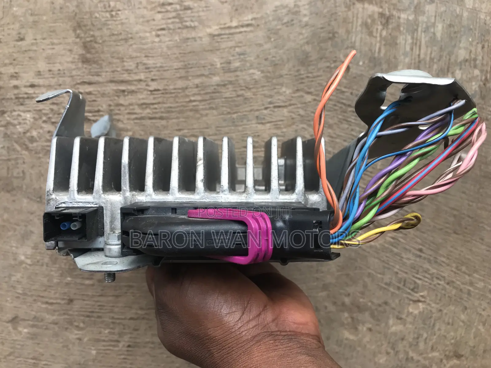 W204 Sound Booster (Amplifier)Available