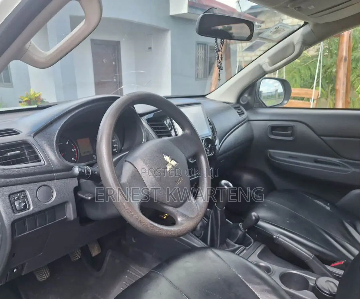 Mitsubishi L200 2021 White