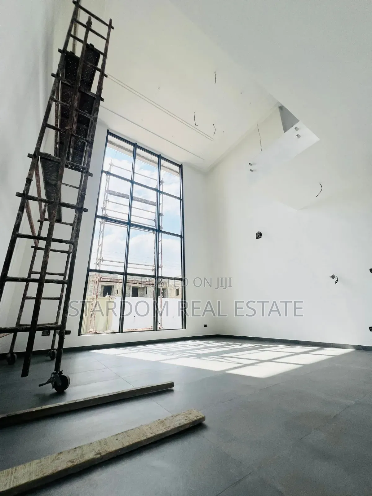 4bdrm Duplex in Adjiringanor, East Legon for sale