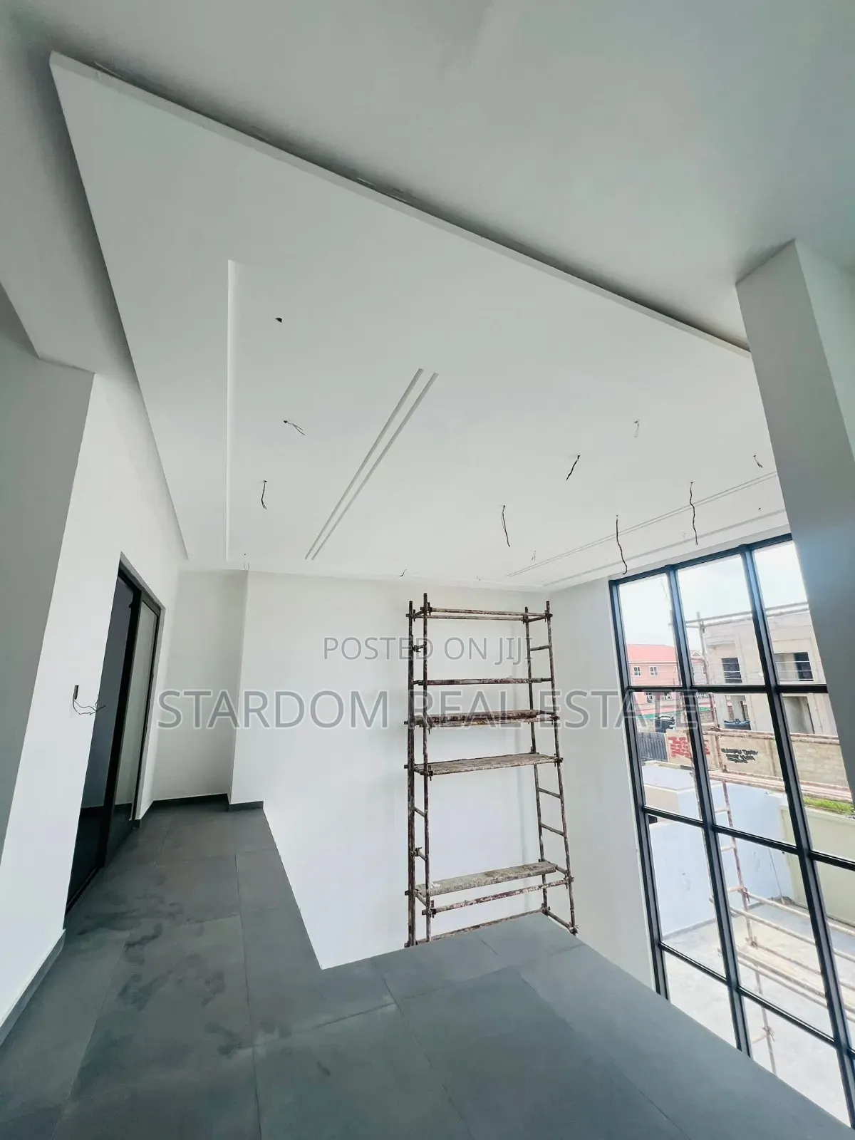 4bdrm Duplex in Adjiringanor, East Legon for sale